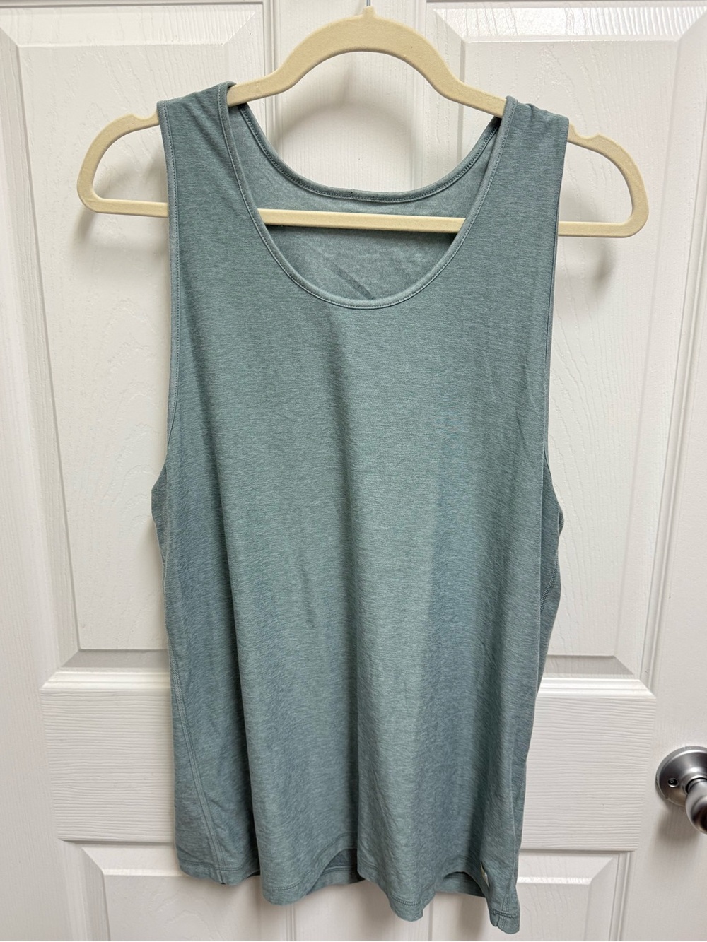 Vuori Seafoam Muscle Tank - Picture 2 of 10